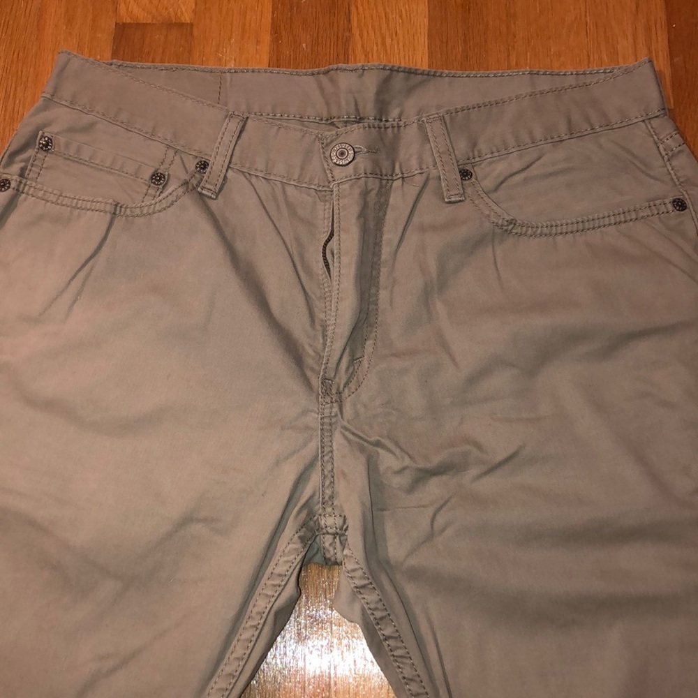 Levi’s 514 Straight Leg Lightweight Chinos